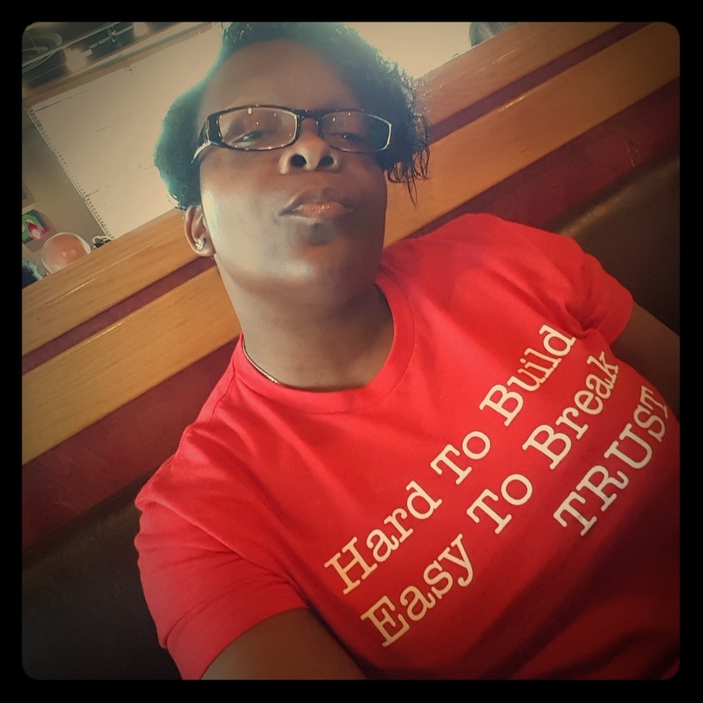 Meet your Posher, Helisha